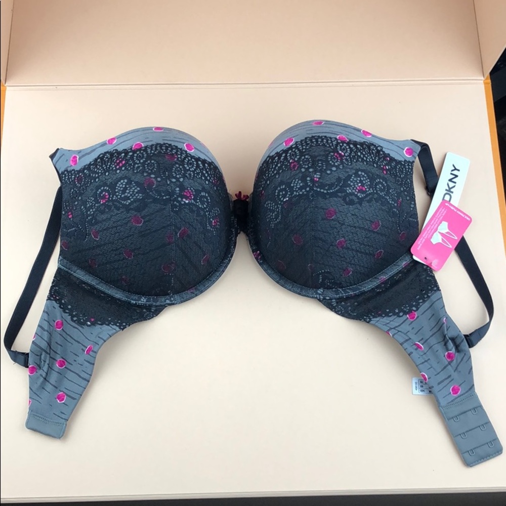 **NWT** DKNY Bra (Style 48150 Color 6DN)